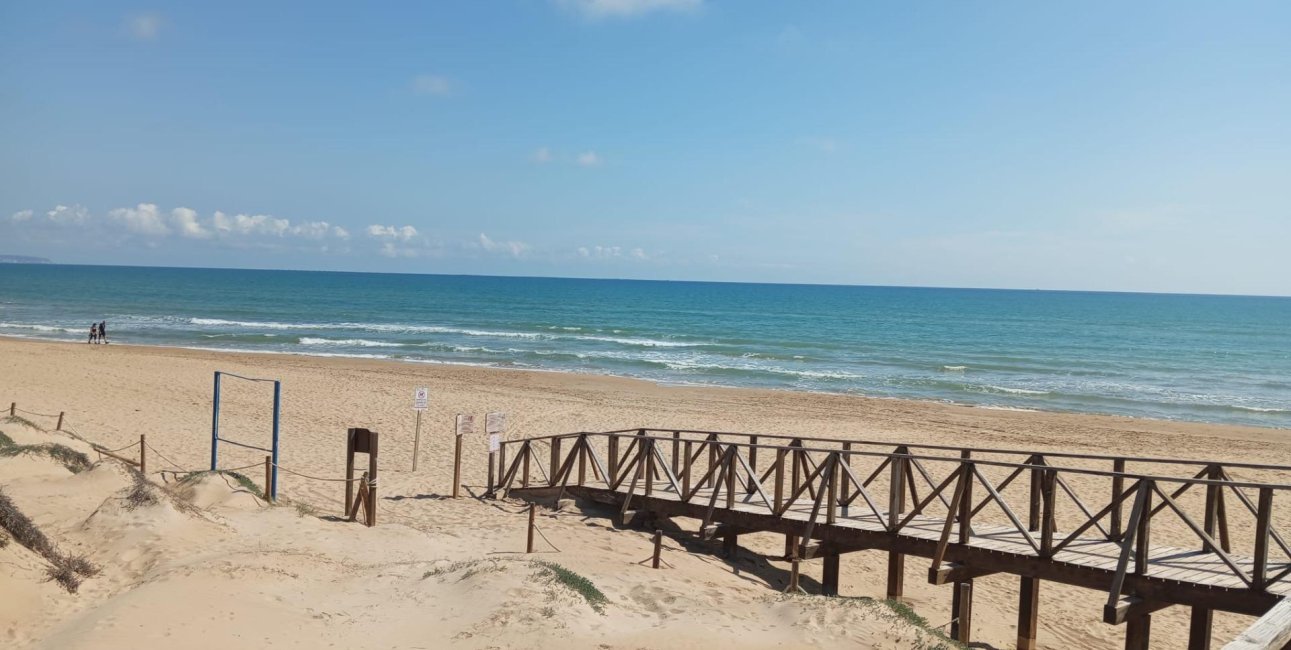 Resale - Bungalow -
Guardamar del Segura - Urbanizaciones