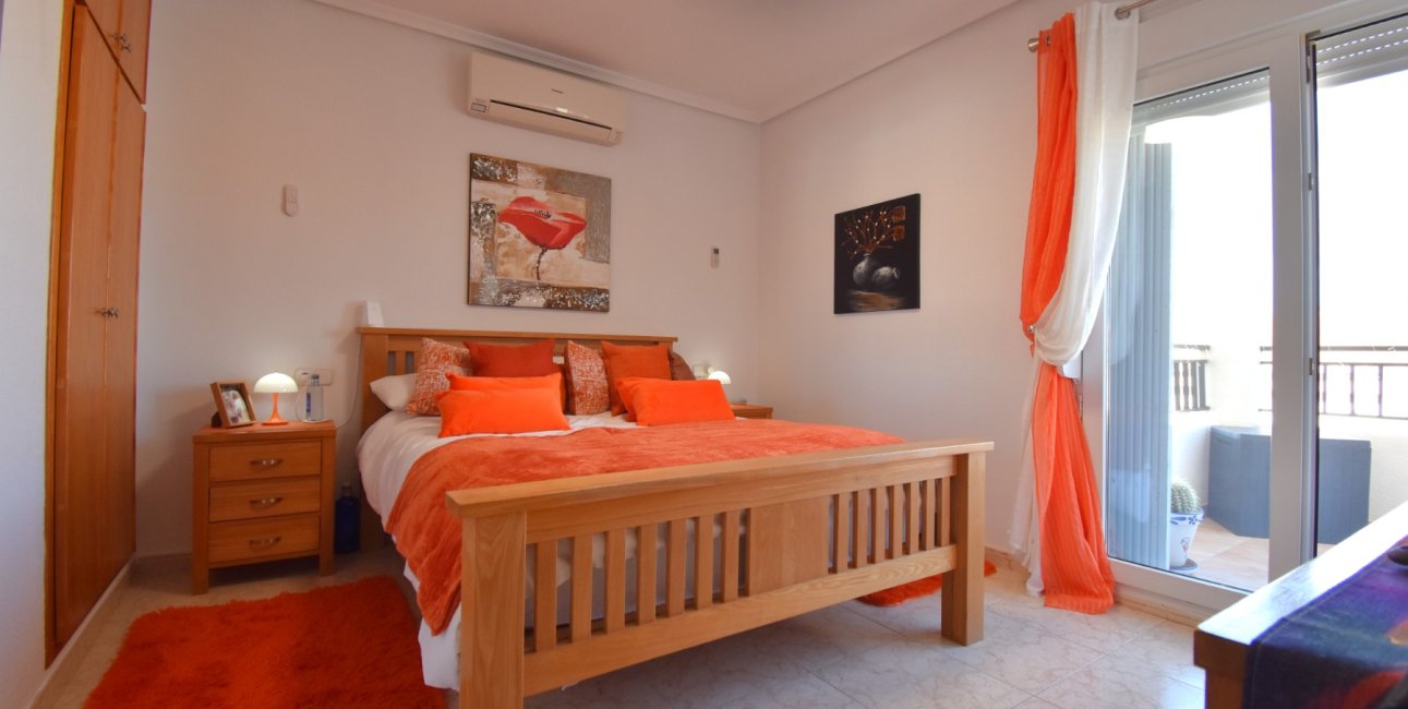 Resale - Townhouse -
Orihuela Costa - Playa Flamenca
