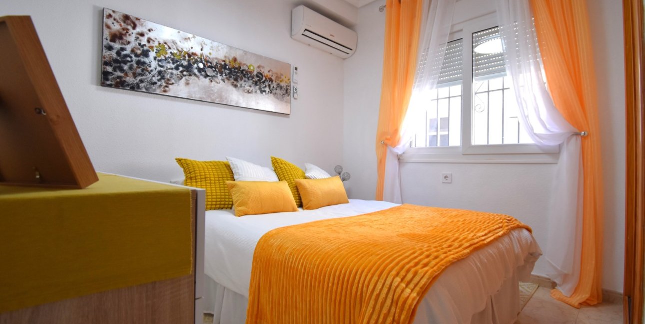 Resale - Townhouse -
Orihuela Costa - Playa Flamenca