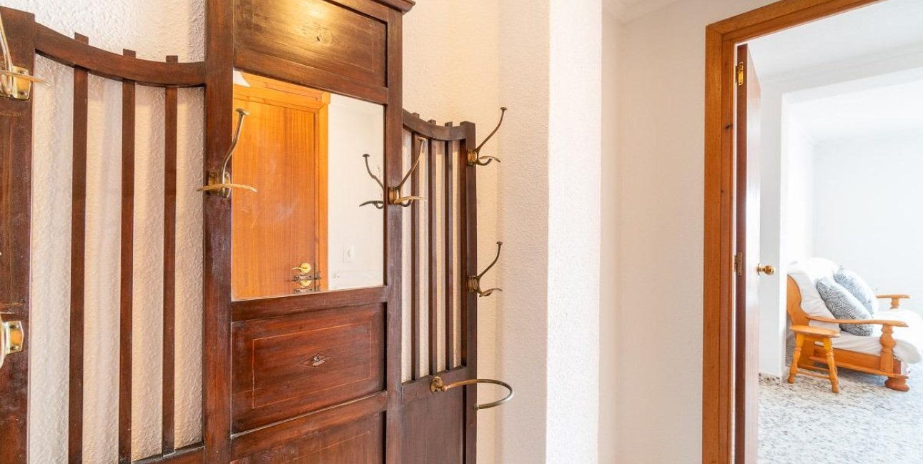 Resale - Apartment / flat -
Torrevieja - Playa de los Naufragos