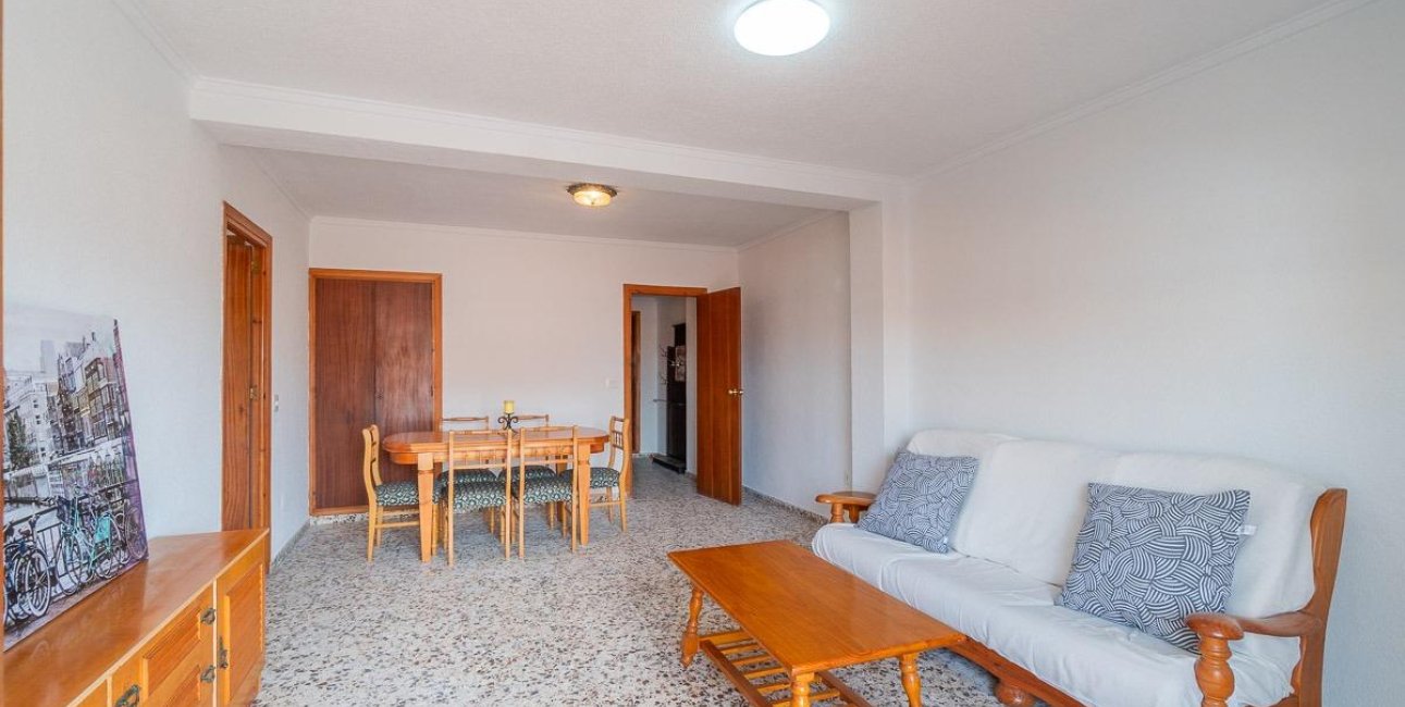 Resale - Apartment / flat -
Torrevieja - Playa de los Naufragos