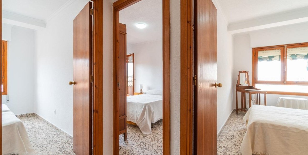 Resale - Apartment / flat -
Torrevieja - Playa de los Naufragos