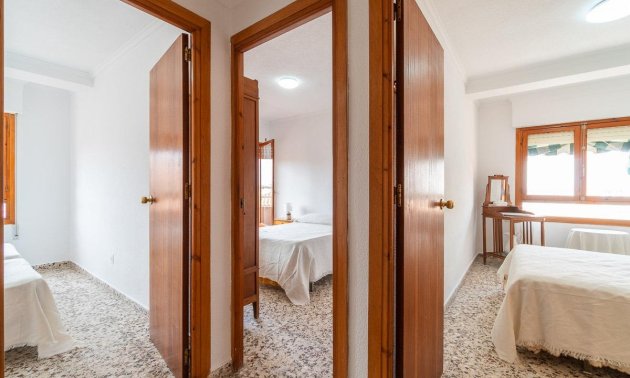 Resale - Apartment / flat -
Torrevieja - Playa de los Naufragos