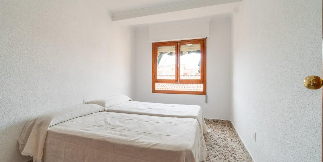 Resale - Apartment / flat -
Torrevieja - Playa de los Naufragos