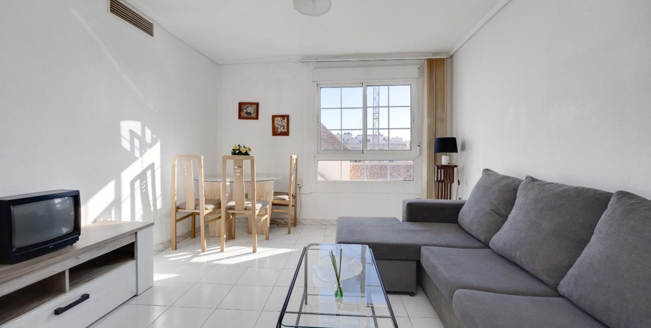 Resale - Apartment / flat -
Torrevieja - Centro