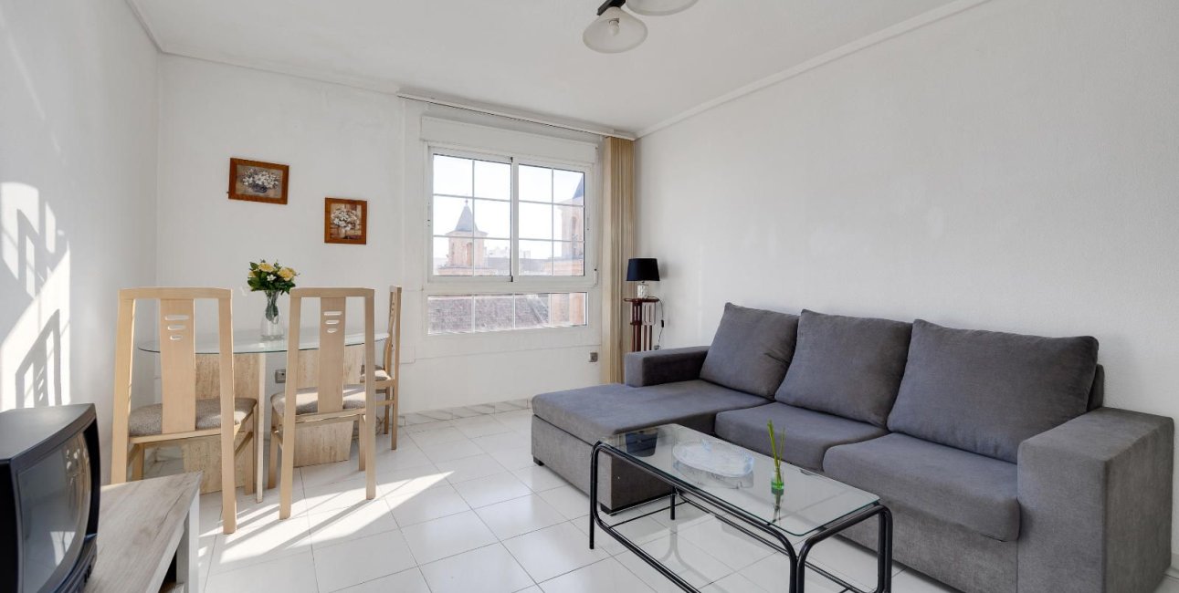 Resale - Apartment / flat -
Torrevieja - Centro