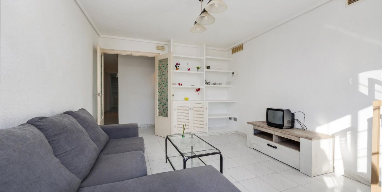 Resale - Apartment / flat -
Torrevieja - Centro