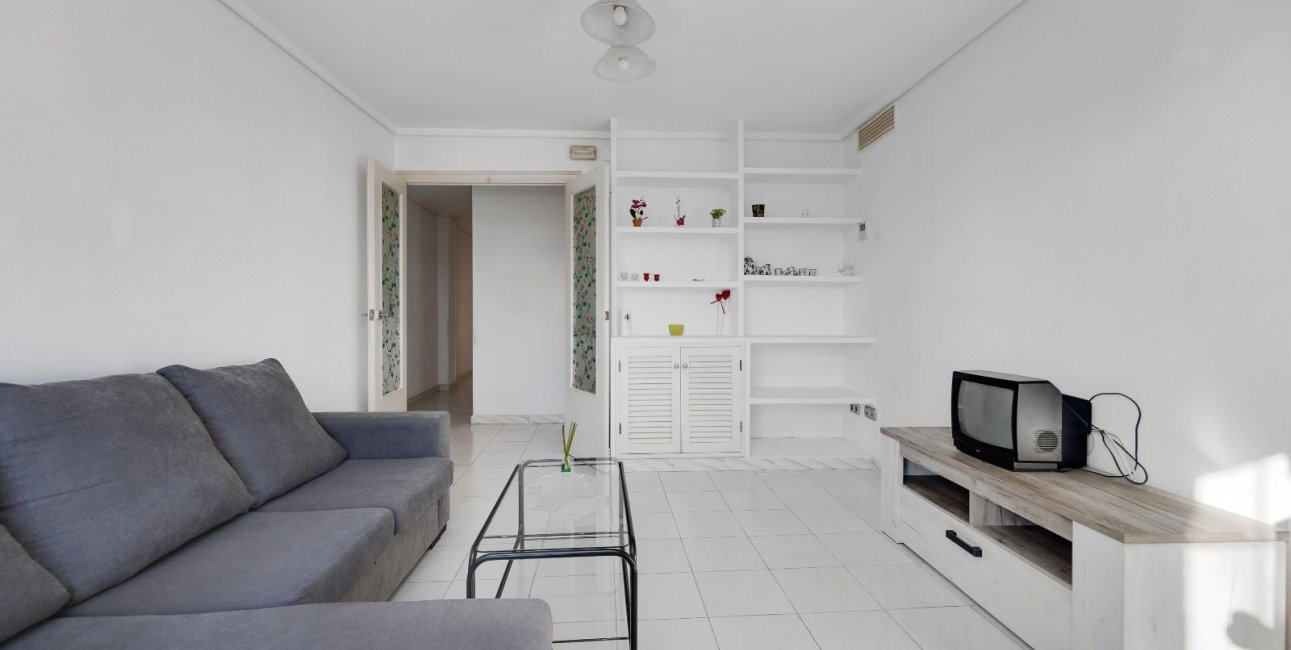 Resale - Apartment / flat -
Torrevieja - Centro