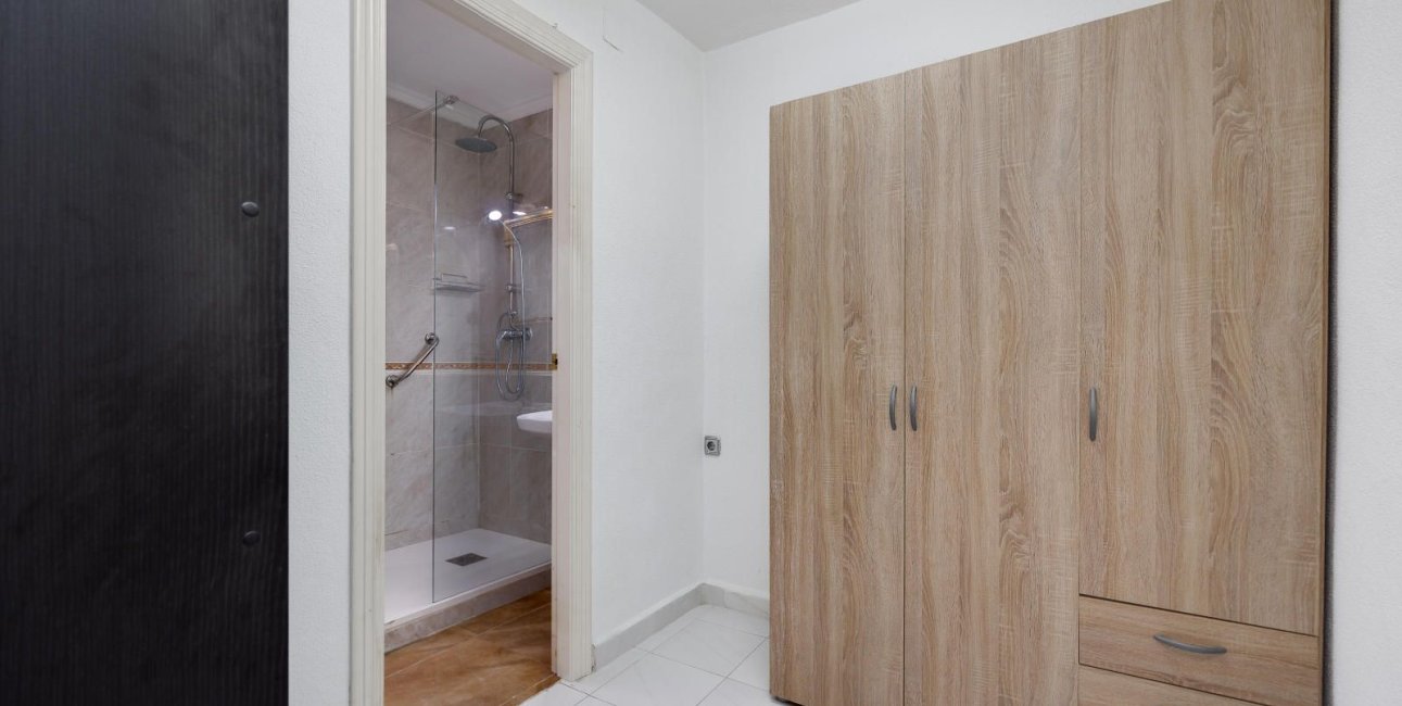 Resale - Apartment / flat -
Torrevieja - Centro