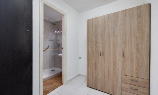 Resale - Apartment / flat -
Torrevieja - Centro