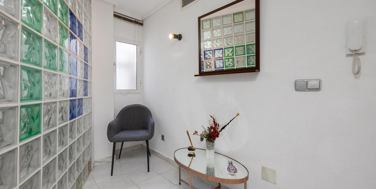 Resale - Apartment / flat -
Torrevieja - Centro