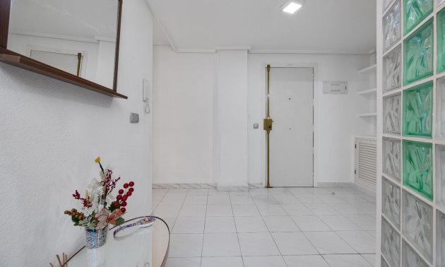 Resale - Apartment / flat -
Torrevieja - Centro