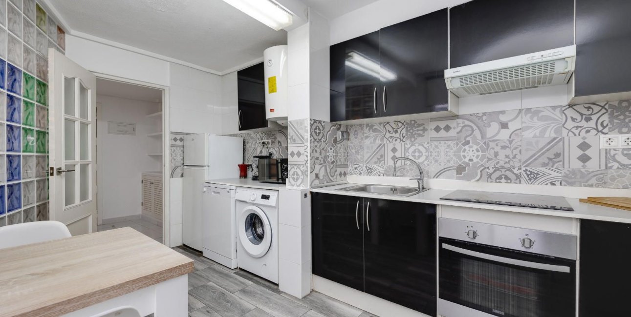 Resale - Apartment / flat -
Torrevieja - Centro