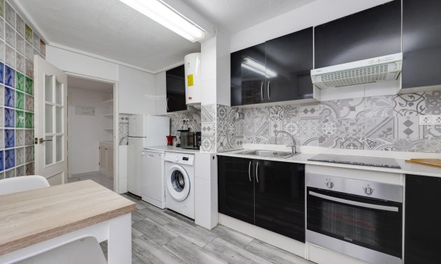 Resale - Apartment / flat -
Torrevieja - Centro