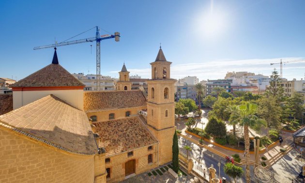 Resale - Apartment / flat -
Torrevieja - Centro