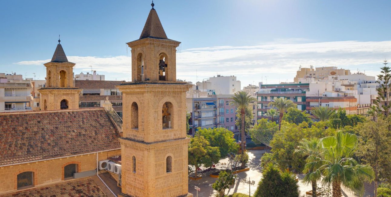 Resale - Apartment / flat -
Torrevieja - Centro