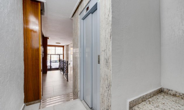 Resale - Apartment / flat -
Torrevieja - Centro