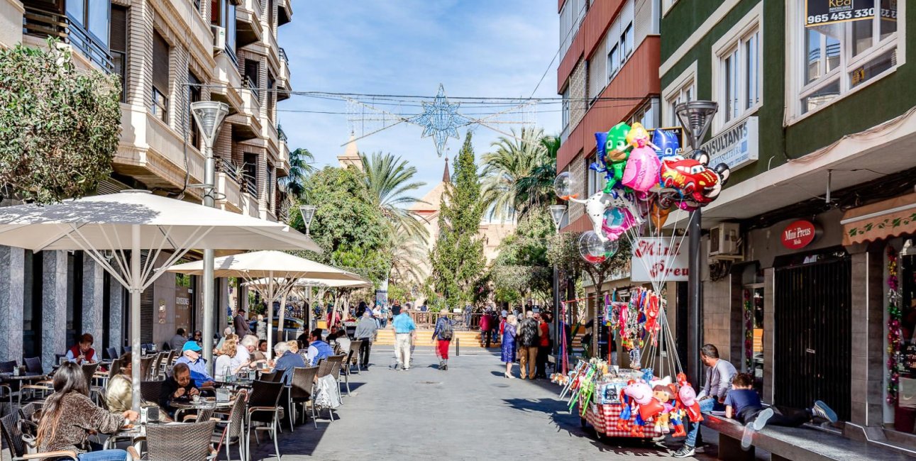 Resale - Apartment / flat -
Torrevieja - Centro