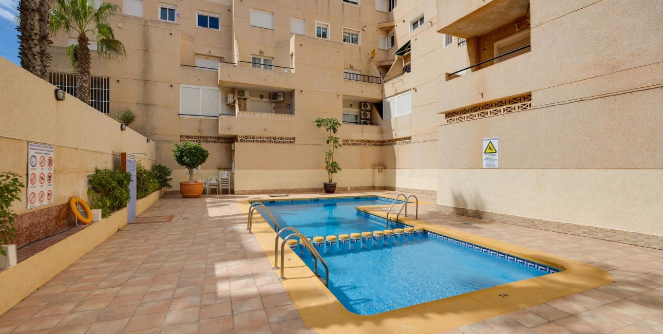 Resale - Apartment / flat -
Torrevieja - La Mata