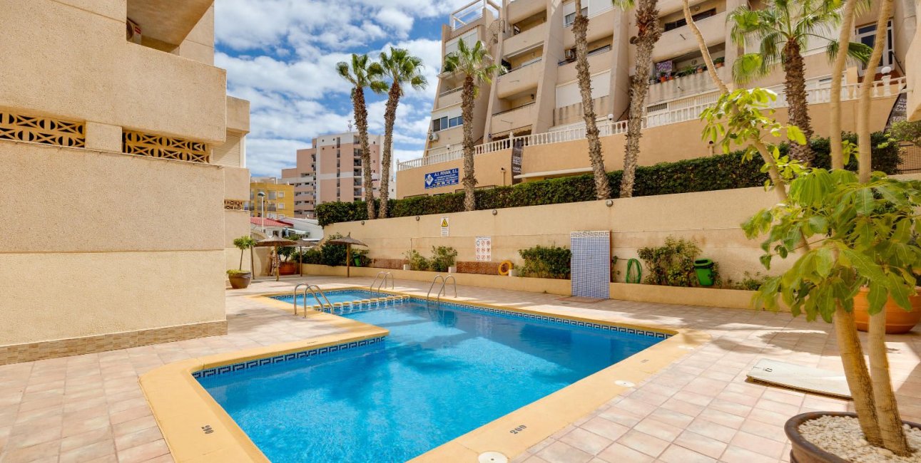 Resale - Apartment / flat -
Torrevieja - La Mata