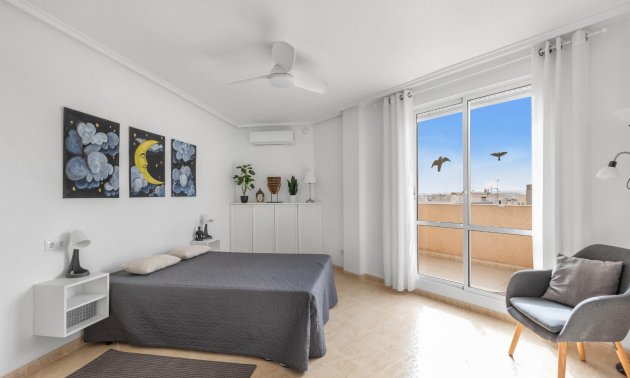 Resale - Penthouse -
Torrevieja - Estacion de autobuses