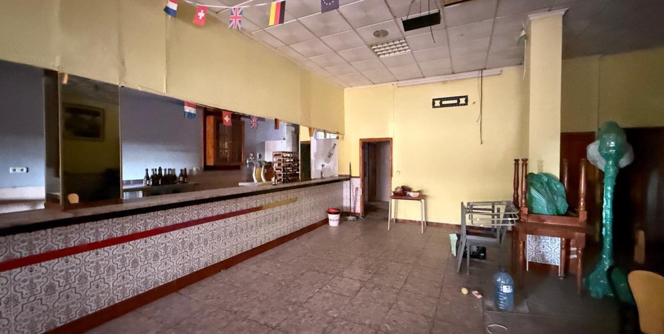 Rynek wtórny - Lokal handlowy -
Torrevieja - Playa del Cura