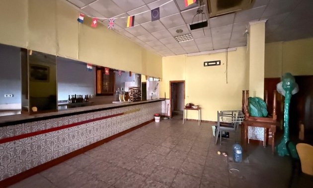 Rynek wtórny - Lokal handlowy -
Torrevieja - Playa del Cura