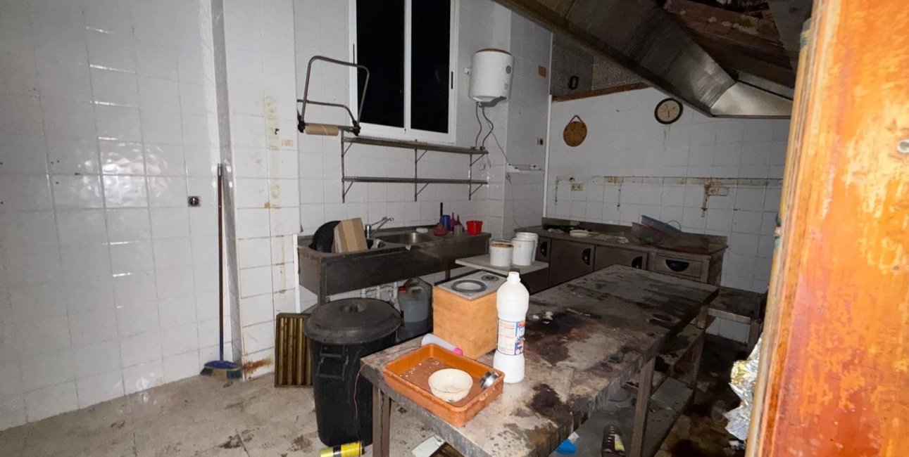 Rynek wtórny - Lokal handlowy -
Torrevieja - Playa del Cura