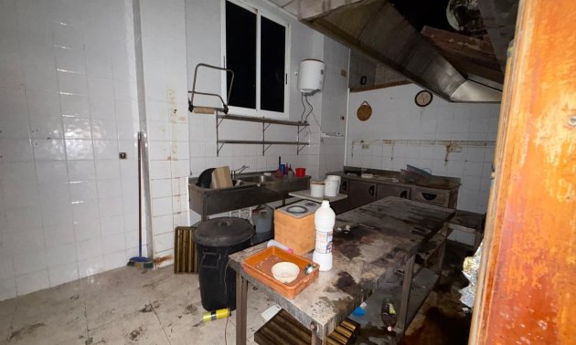 Rynek wtórny - Lokal handlowy -
Torrevieja - Playa del Cura