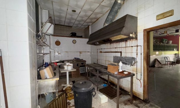 Rynek wtórny - Lokal handlowy -
Torrevieja - Playa del Cura