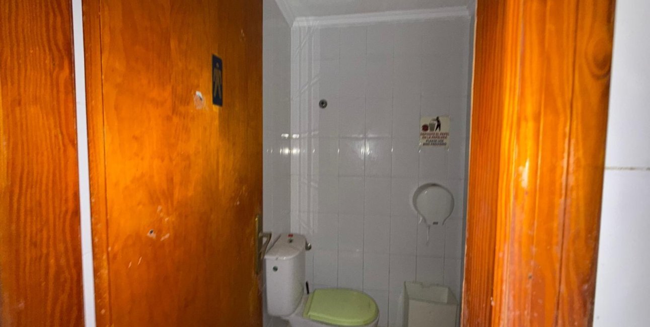 Rynek wtórny - Lokal handlowy -
Torrevieja - Playa del Cura