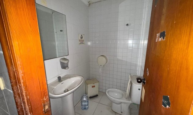 Rynek wtórny - Lokal handlowy -
Torrevieja - Playa del Cura