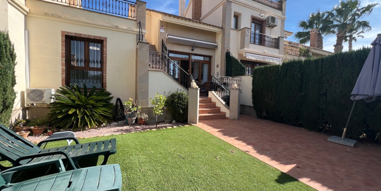 Rynek wtórny - Bungalowy -
Algorfa - La Finca Golf Resort