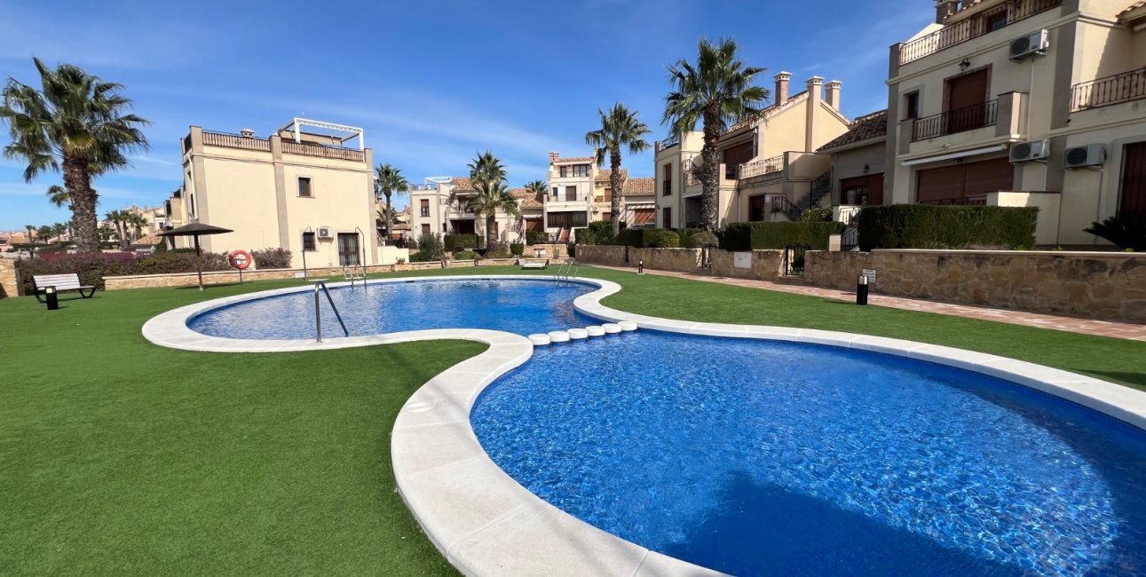 Rynek wtórny - Bungalowy -
Algorfa - La Finca Golf Resort