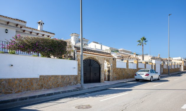 Resale - Villa -
Bigastro - Villas Andrea