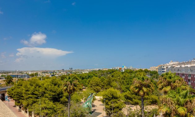 Resale - Penthouse -
Torrevieja - Parque las naciones