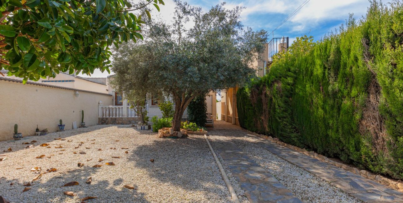 Resale - Villa -
Torrevieja - San Luis - Chaparal