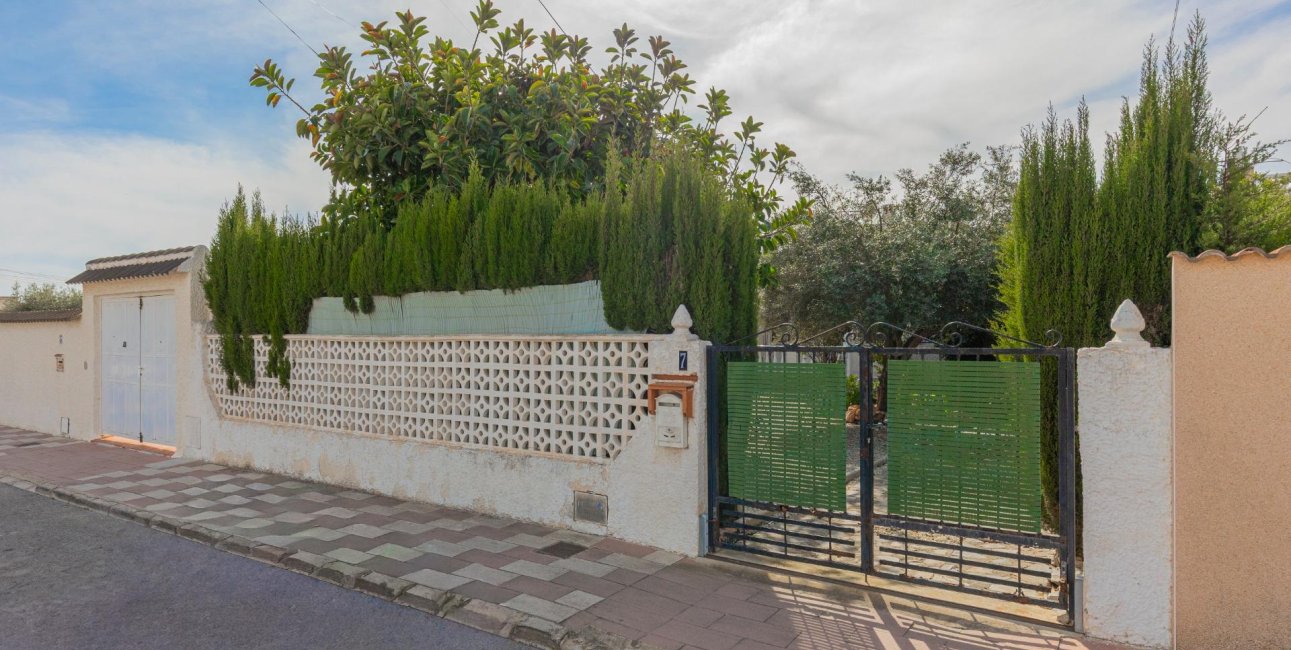 Resale - Villa -
Torrevieja - San Luis - Chaparal