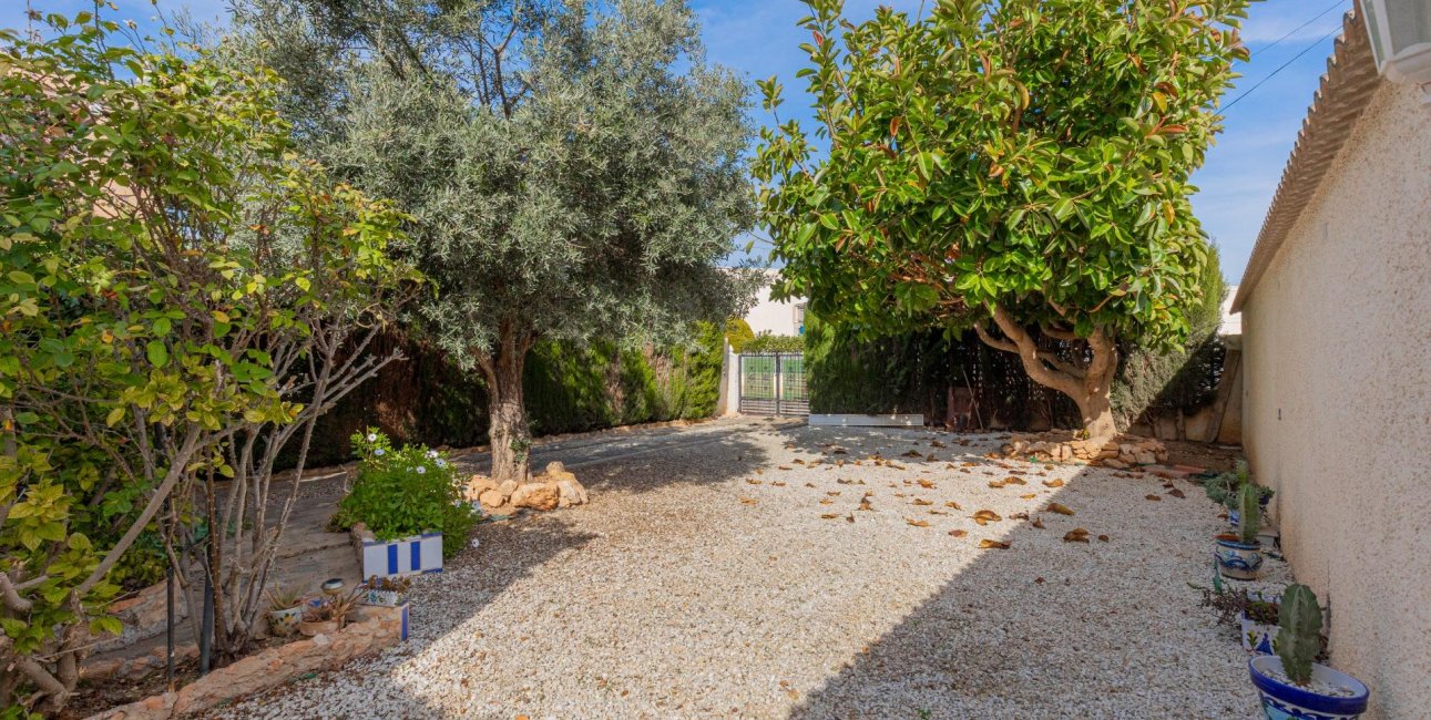Resale - Villa -
Torrevieja - San Luis - Chaparal