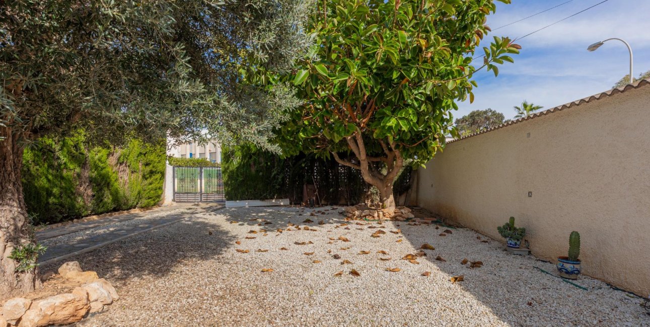 Resale - Villa -
Torrevieja - San Luis - Chaparal