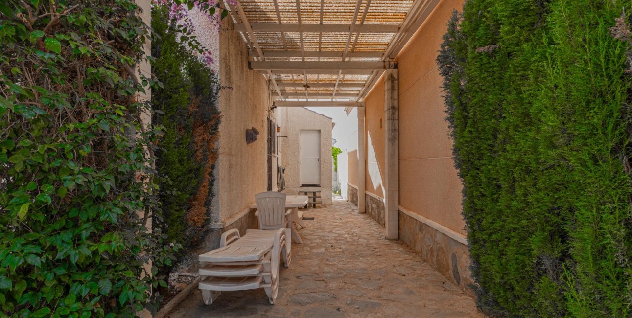 Resale - Villa -
Torrevieja - San Luis - Chaparal