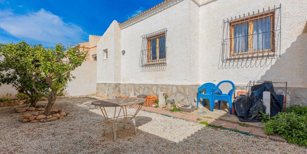 Resale - Villa -
Torrevieja - San Luis - Chaparal