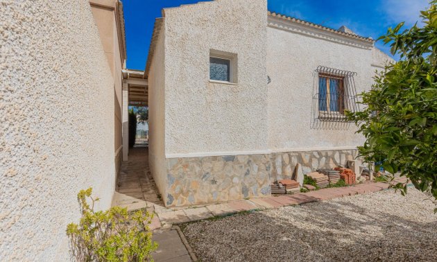 Resale - Villa -
Torrevieja - San Luis - Chaparal
