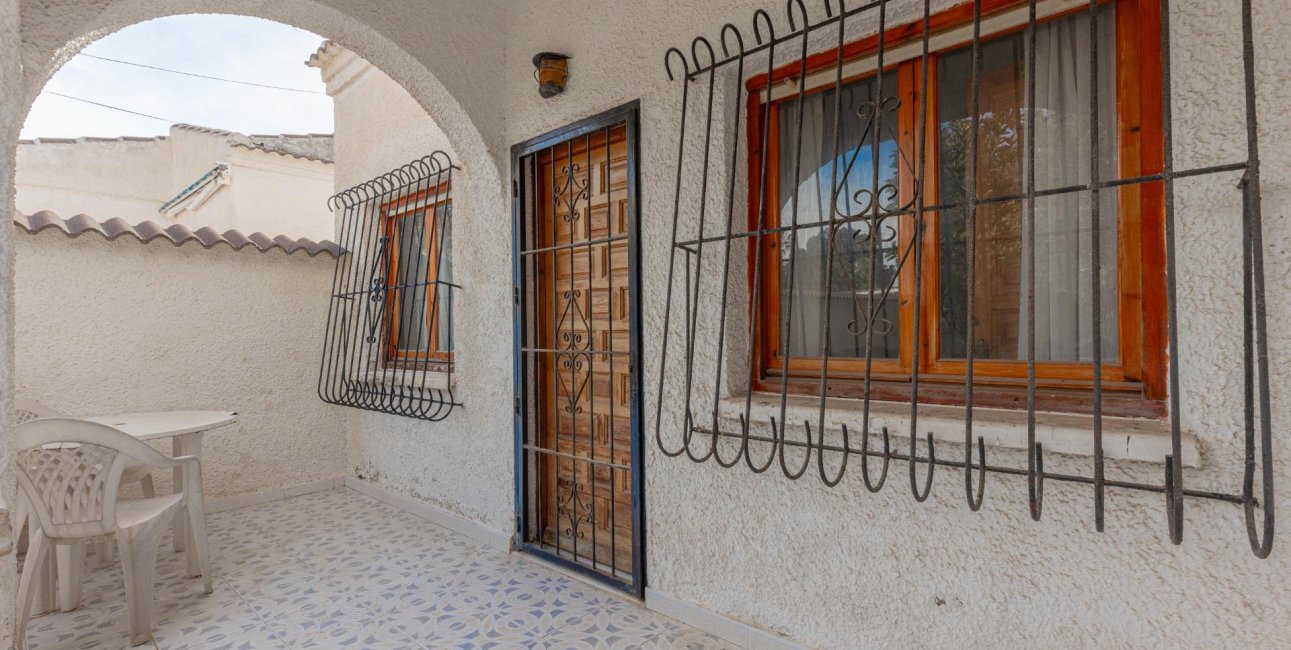 Resale - Villa -
Torrevieja - San Luis - Chaparal