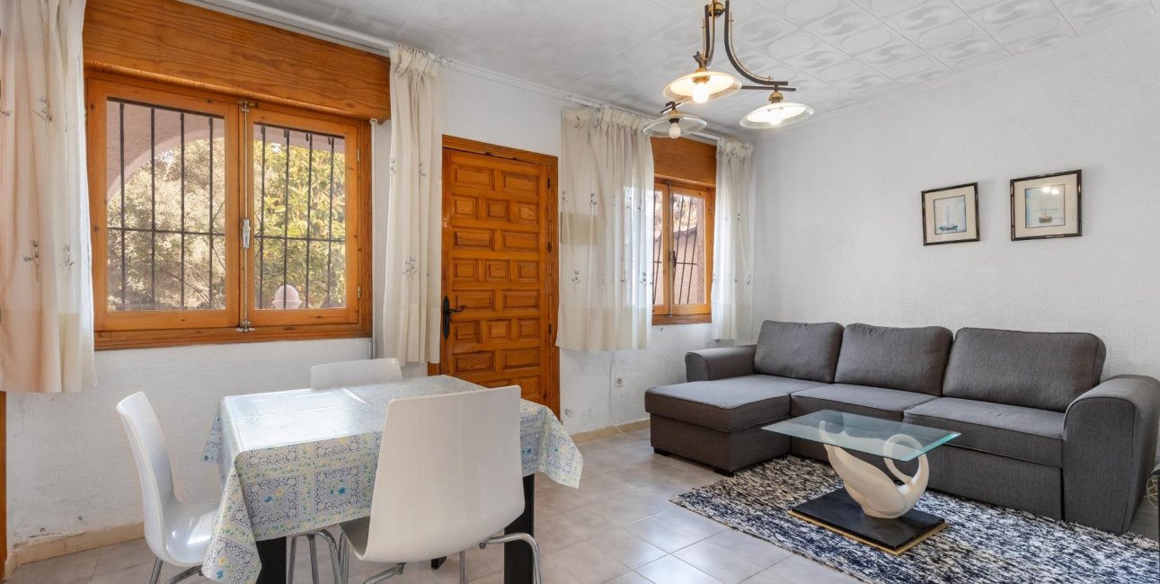 Resale - Villa -
Torrevieja - San Luis - Chaparal