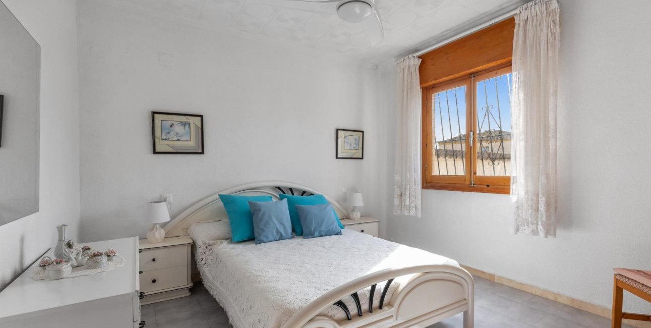 Resale - Villa -
Torrevieja - San Luis - Chaparal