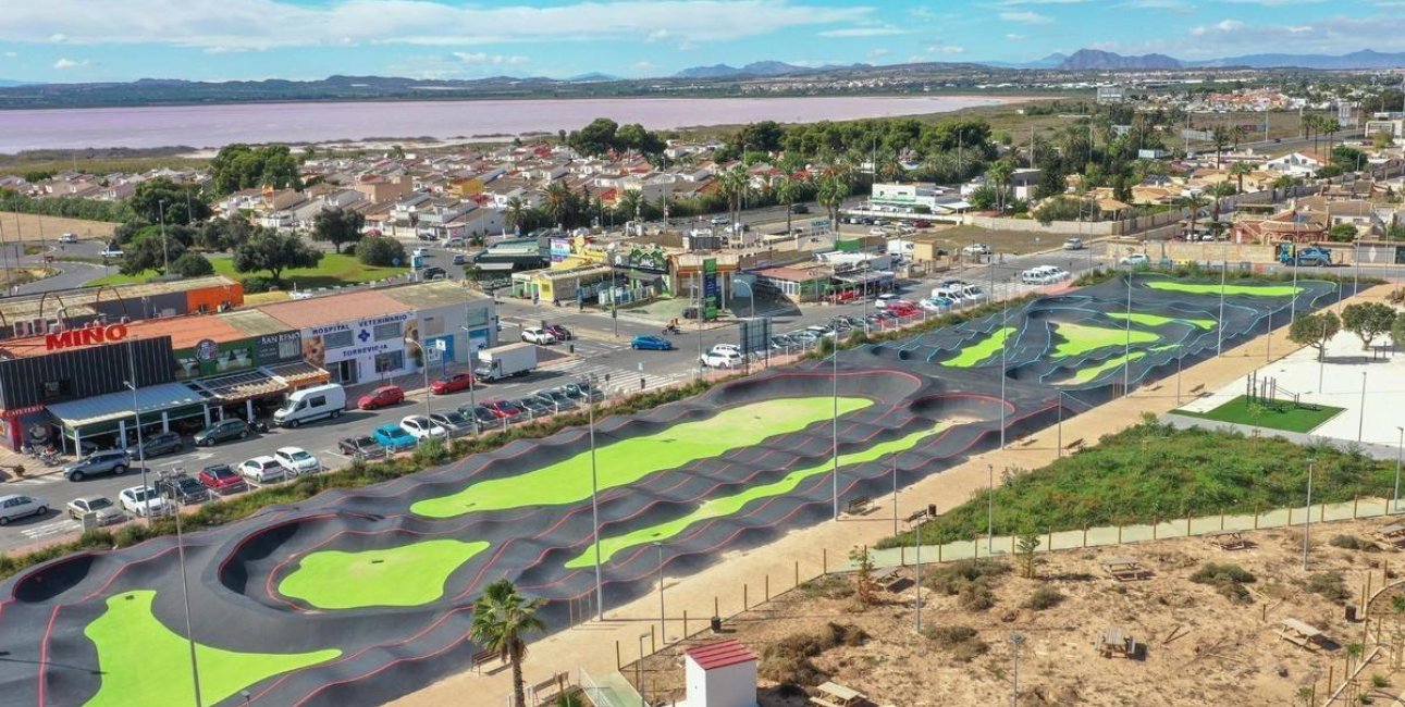 Resale - Villa -
Torrevieja - San Luis - Chaparal