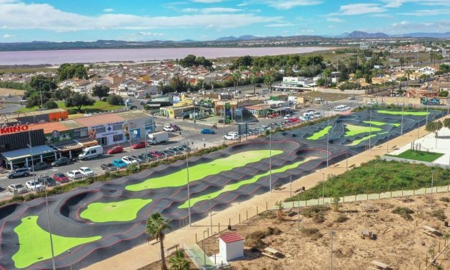 Resale - Villa -
Torrevieja - San Luis - Chaparal