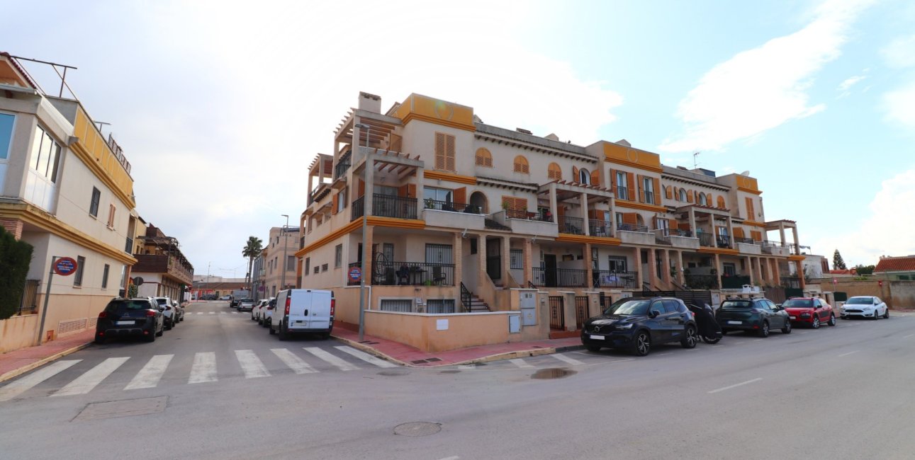 Resale - Duplex -
Daya Vieja - Daya Vieja - Town