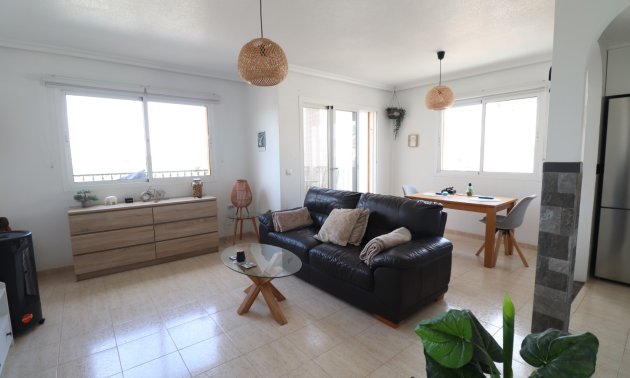 Resale - Duplex -
Daya Vieja - Daya Vieja - Town